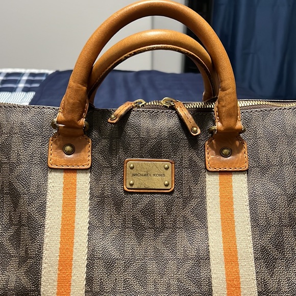 Michael Michael Kors Medium Duffle Bag - Picture 3 of 17